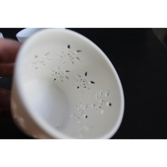 Set of 4 White Ceramic Tealight Holders with Sunflower Cutout Design - Picture 9 of 10